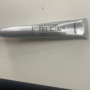 plumping and rejuvenating lip serum
